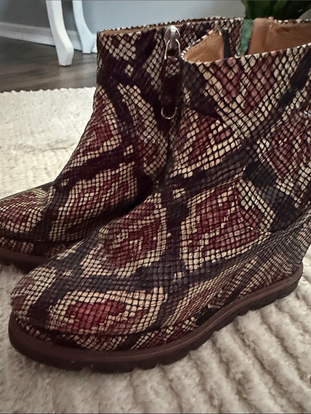 Boot in Brown and Burgundy